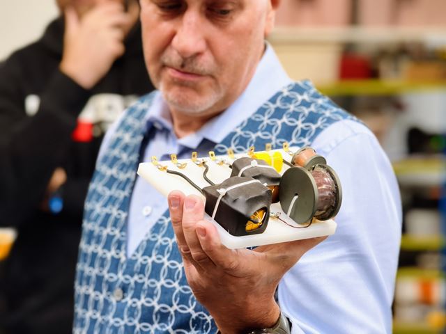 Ako prebieha v�roba pr�miov�ch reproduktorov AQ 