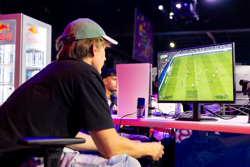Z gau�a a� do Miami. RED BULL WINGS CUP h�ad� najlep�ieho hr��a EA SPORTS FC 27 na Slovensku