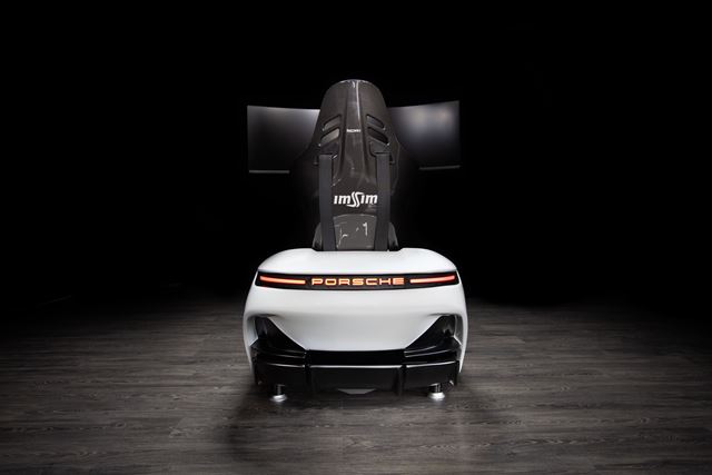 ImSim a Porsche predstavili Raceborn, pr�miov� pretek�rsky simul�tor s pohybliv�m kokpitom 