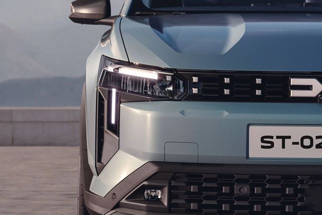 Nová Dacia Striker prichádza na Slovensko s cenou od 21-tisíc eur, ponúkne LPG, hybrid aj pohon 4x4 