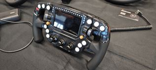 PXN chce zamie�a� karty v simracingu, chyst� nov� vlajkov� volant, z�kladne, ale aj in� pr�slu�enstvo 