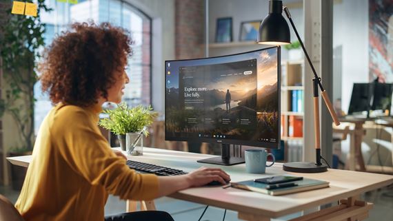 Philips predstavil zakriven� monitory s QHD rozl�en�m a 144 Hz, pred�va� sa za�n� v janu�ri 2027