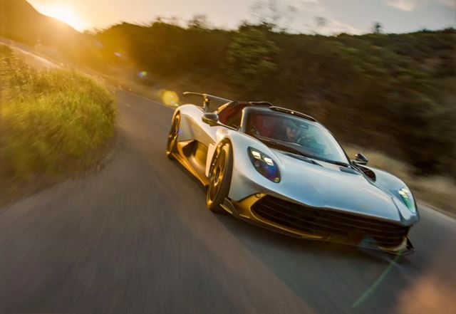 Aston Martin predstavil Valhalla Spider s výkonom 1 079 koní, prvé dodávky plánuje na rok 2027 