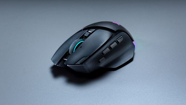Razer predstavil Basilisk V4 Hyperspeed a V4 Pro 