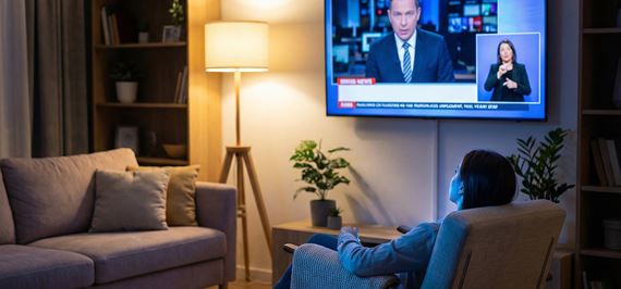 Z doplnku pre znevýhodnených divákov sa stáva televízny štandard