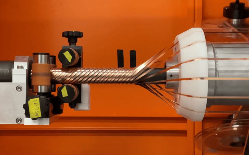 Microsoft skúma supravodivé káble na zníženie strát pri napájaní AI dátových centier