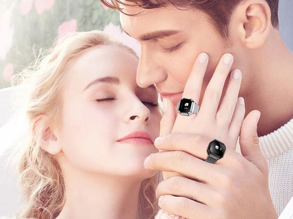 Čo takto skombinovať prsteň a hodinky?