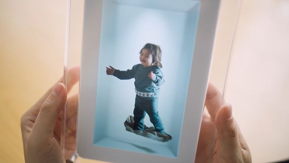 Looking Glass chce priniesť holografický rámček Musubi za nízku cenu