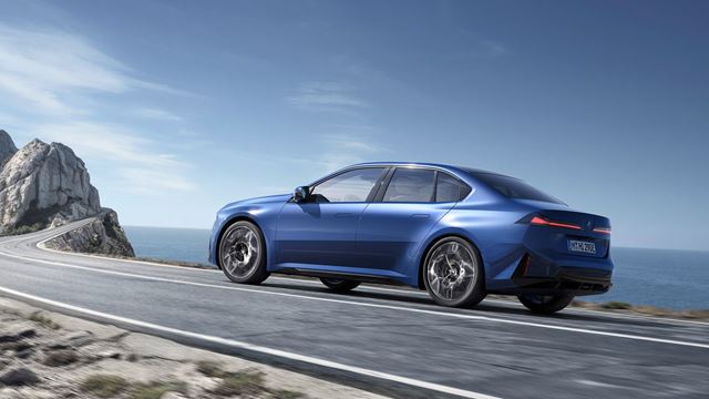 BMW predstavilo nový i3. Elektrický sedan štartuje novú etapu značky 