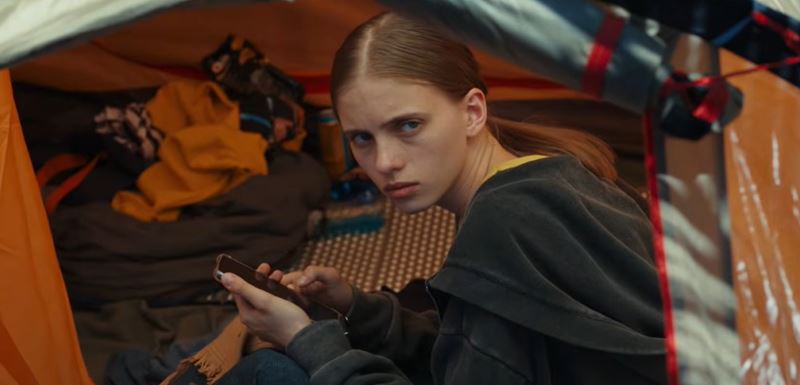 Nov� film re�is�ra Olma Omerzu Nev�a�n� bytosti je o �u�och, ktor� zlyh�vaj�, ale aj o l�ske, ktor� ich k zlyhaniu vedie