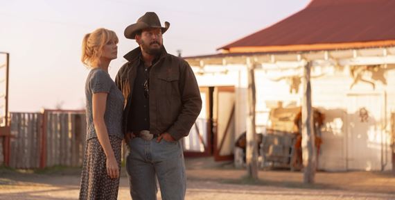 Hviezdy seriálu Yellowstone Kelly Reilly a Cole Hauser sa vracajú ako Beth a Rip. Nový seriál Dutton Ranch (Ranč Duttonovcov)