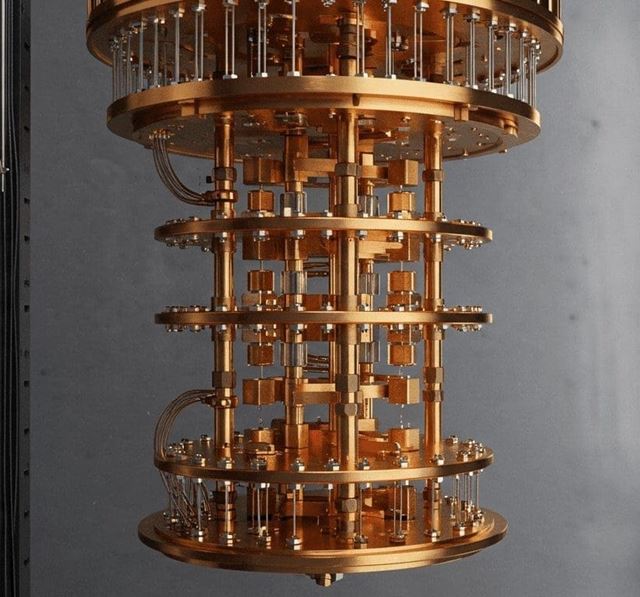 Kvantové počítače sa posúvajú bližšie k veľkosti bežného čipu 