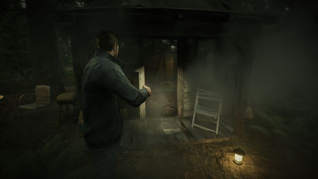 The Pines je zdanlivo pokojn� miesto, kde detekt�va na odpo�inku �ak� hr�za 