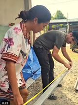 Ke� man�elka pom�ha