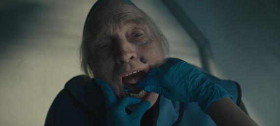 Insidious sa vracia s podtitulom Sú medzi nami. Nočné mory objavili cestu do nášho sveta