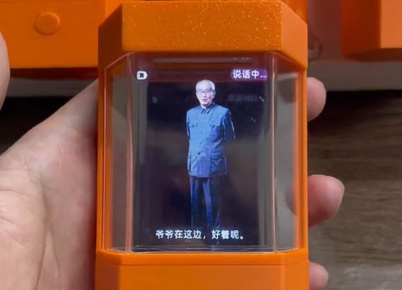 Blízky už môžu zostať s vami aj po smrti, aspoň v AI podobe