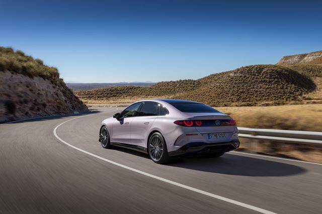 2027 Mercedes C-Class bol plne predstavený, je plne elektrický s dojazdom 762 km 