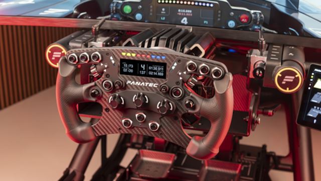 Fanatec predstavil nov� volant Formula V3, Wheel Hub aj v�konov� upgrady pre DD z�kladne 