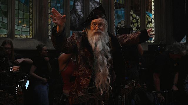 Dokument zo z�kulisia Harry Potter seri�lu ukazuje casting, tvorbu tvorov a kost�mov 