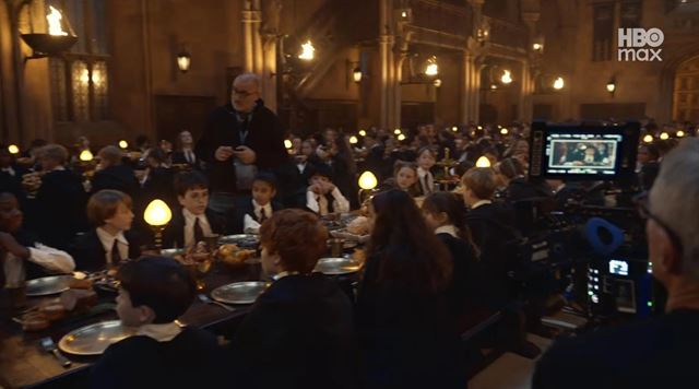 Dokument zo z�kulisia Harry Potter seri�lu ukazuje casting, tvorbu tvorov a kost�mov 