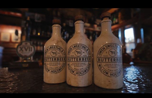 Dokument zo z�kulisia Harry Potter seri�lu ukazuje casting, tvorbu tvorov a kost�mov 