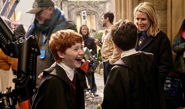 Dokument zo z�kulisia Harry Potter seri�lu ukazuje casting, tvorbu tvorov a kost�mov 