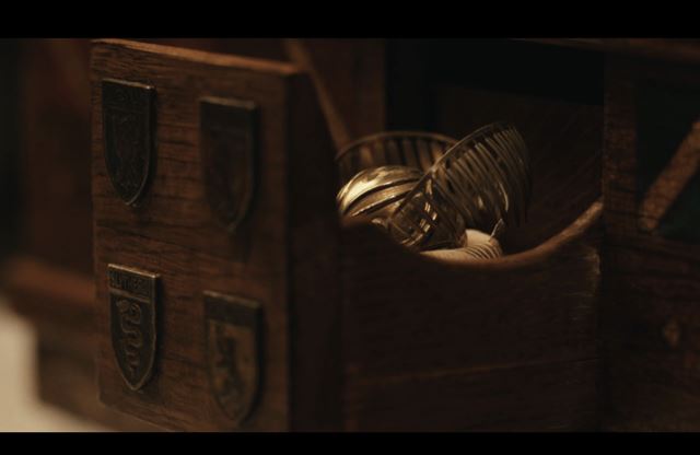 Dokument zo z�kulisia Harry Potter seri�lu ukazuje casting, tvorbu tvorov a kost�mov 