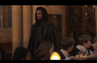 Dokument zo z�kulisia Harry Potter seri�lu ukazuje casting, tvorbu tvorov a kost�mov 