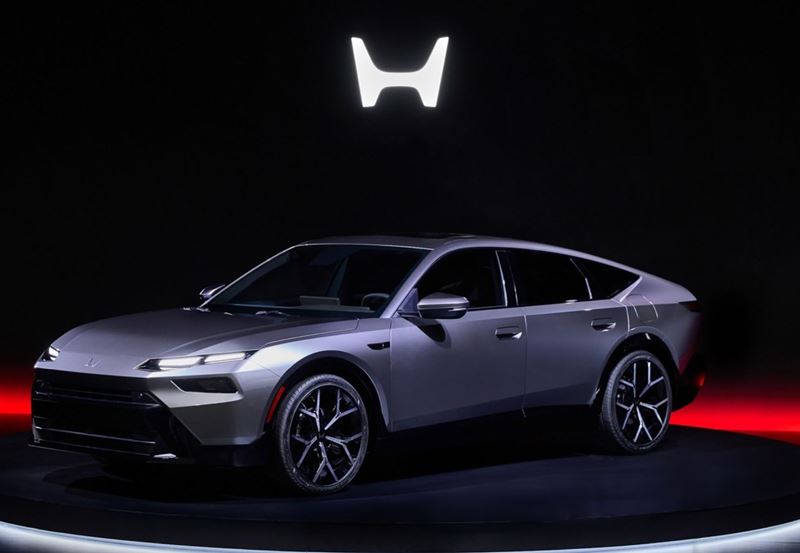 Honda mení stratégiu, ukázala nové hybridné prototypy