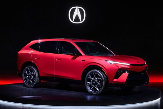 Honda mení stratégiu, ukázala nové hybridné prototypy 