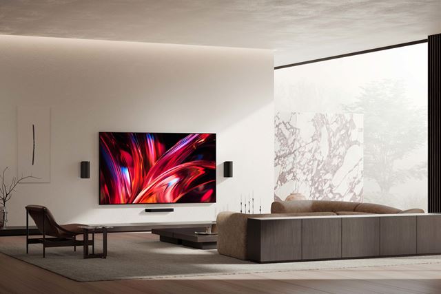 Sony BRAVIA 9 II a BRAVIA 7 II s True RGB podsvieten�m prin�aj� vy��� jas, lep�ie farby a menej blooming 