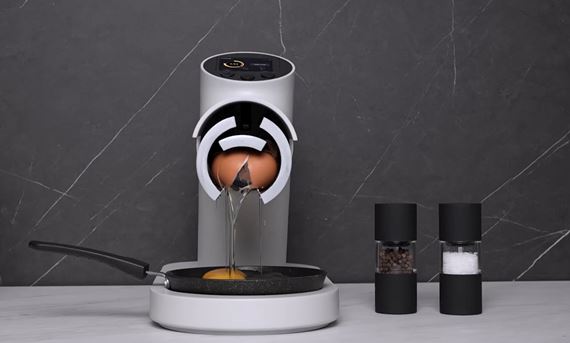 Cheffy E.G.O.R. je malý raňajkový robot, ktorý pripraví vajcia na sedem spôsobov