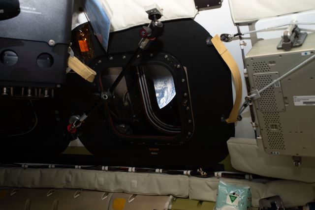 NASA zverejnila 12 tisíc záberov z Artemis misie okolo Mesiaca 