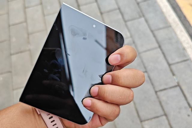 Takto m� vyzera� skladac�  iPhone Ultra, pr�de zrejme u� v septembri 