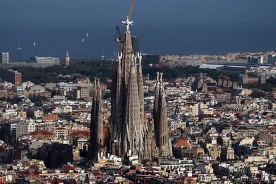 Sagrada Família dokončila svoju hlavnú vežu, stala sa najvyšším kostolom sveta