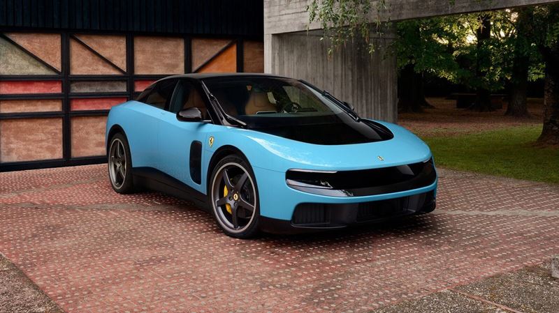 Ferrari mení šéfa marketingu po rozpačitom prijatí svojho prvého elektromobilu Ferrari Luce