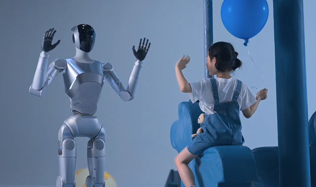 LimX Luna: humanoidný robot, ktorý mieri skôr na pódium ako do továrne 