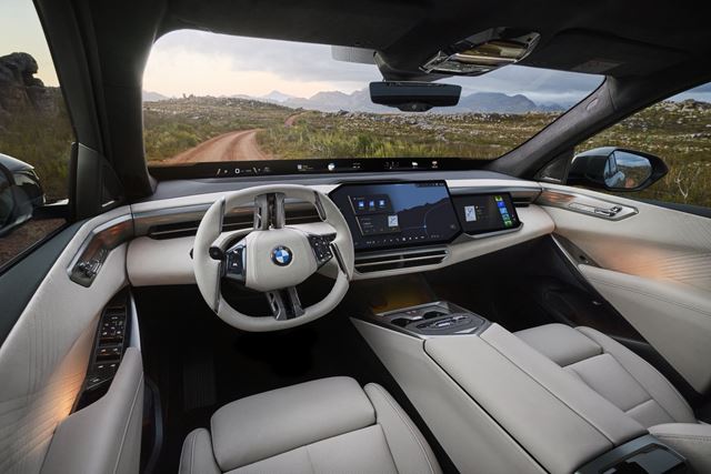 Nové BMW X5 prichádza s piatimi typmi pohonu, plug-in hybrid M60e ponúkne 612 koní 