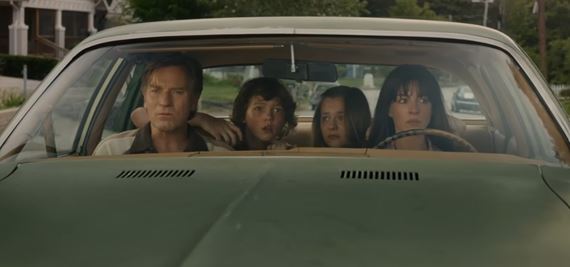 Nov� trailer Na konci Oak Street ukazuje, �e stretnutie s dinosaurami nie je �iadny v�let do parku