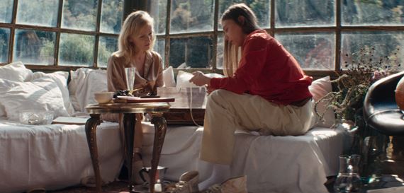 Film Prameň získal na MFF Karlovy Vary prestížne ocenenie FIPRESCI: Na Slovensko ho prišla uviesť aj Aňa Geislerová