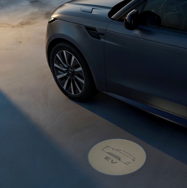Range Rover Sport Electric príde ešte tento rok, prvýkrát sa ukázal v Goodwoode 