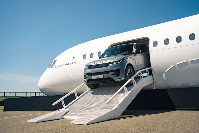 Range Rover Sport Electric príde ešte tento rok, prvýkrát sa ukázal v Goodwoode 