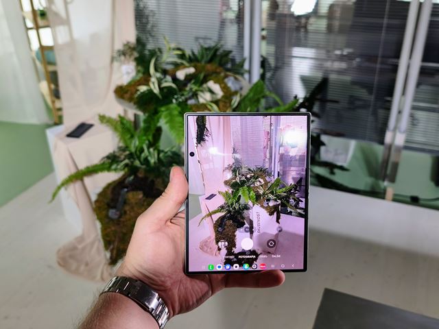 Samsung predstavil nov� sklada�ky Galaxy Z Fold8 Ultra, Galaxy Z Fold8, Galaxy Z Flip8 a hodinky Watch Ultra2 a Watch9 