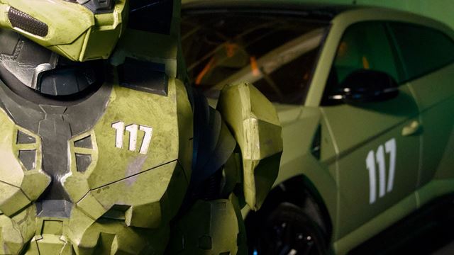 Halo a Lamborghini pripravili Urus v �t�le Master Chiefa. Fan��ikovia m��u vyhra� jeho model 