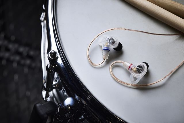 Sony predstavilo profesion�lne in-ear monitory IER-M500 s vysokou izol�ciou hluku 