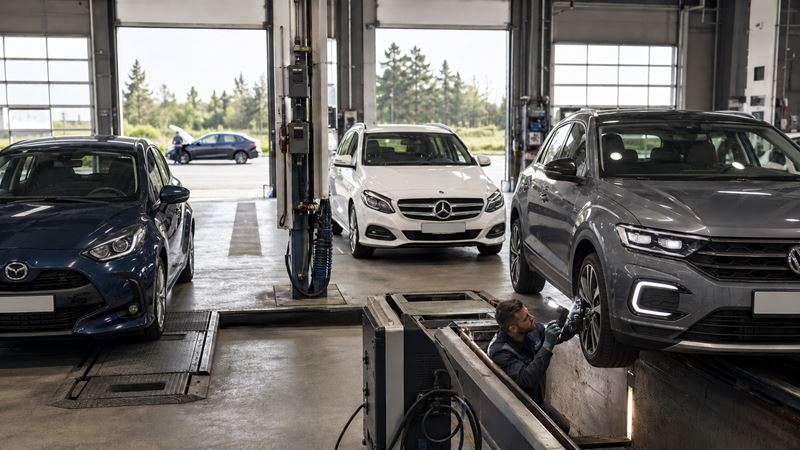 Toto sú autá s najmenším počtom technických chýb, Mazda a Mercedes vedú, Tesla obsadila posledné priečky