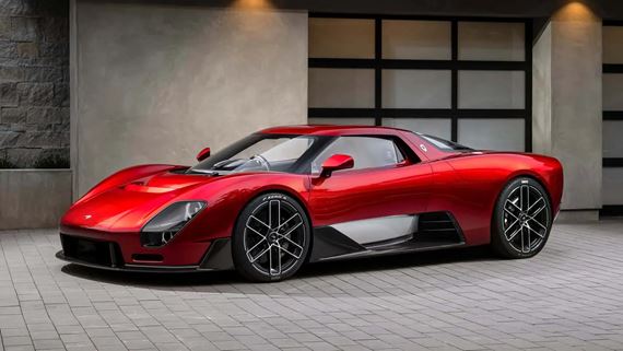 McLaren po 34 rokoch vracia manuál, McL 6GT nadväzuje na legendárny F1