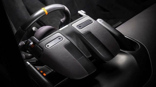 McLaren po 34 rokoch vracia manuál, McL 6GT nadväzuje na legendárny F1 