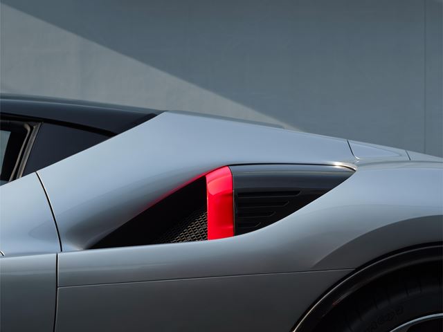 Ferrari ukázalo unikát CZ26. SF90 dostalo úplne novú karosériu inšpirovanú 70. rokmi 