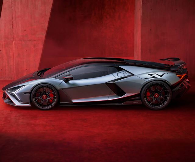 Lamborghini Revuelto SV má 1065 koní, je najvýkonnejším a najrýchlejším sériovým Lamborghini 